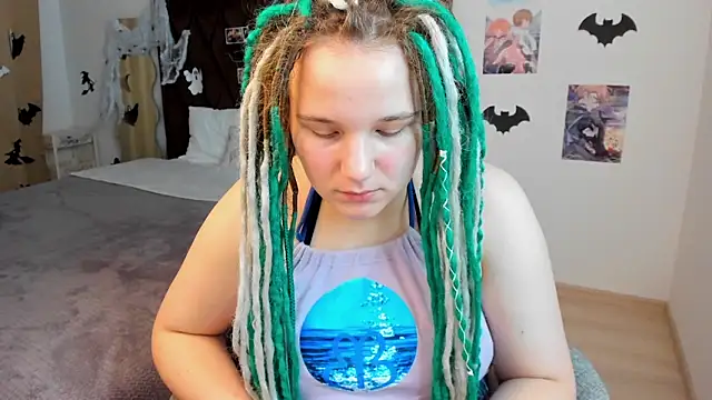 Snapshot of GloriaHylivi chatting on 12/12/24, 03:27 GloriaHylivi online show from 12/12/24, 03:27