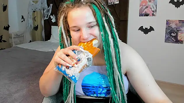 Snapshot of GloriaHylivi chatting on 12/21/24, 03:09 GloriaHylivi online show from 12/21/24, 03:09