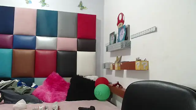 Snapshot of lily_jamesx chatting on 01/24/25, 02:18 lily jamesx online show from 01/24/25, 02:18