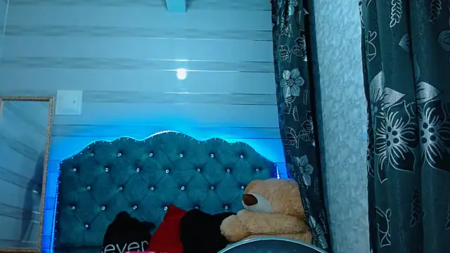 Snapshot of lily_jamesx chatting on 03/17/25, 09:55 lily jamesx online show from 03/17/25, 09:55