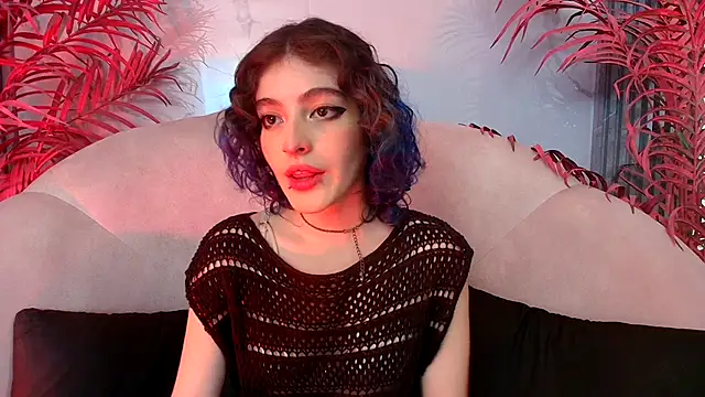 EvaHalsey online show from 10/30/25, 07:47