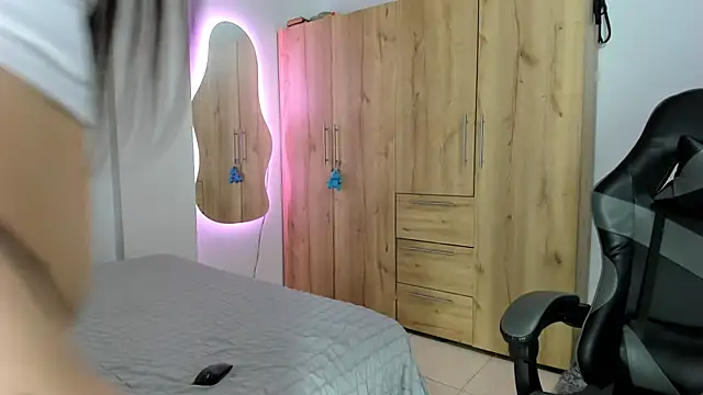 Snapshot of abbyquinn__ chatting on 02/19/26, 11:17 abbyquinn online show from 02/19/26, 11:17