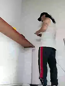 AndresSmith   online show from 01/03/25, 04:48