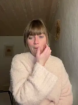 Milla  one online show from 12/03/24, 05:55