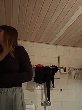 Milla  one online show from 02/17/25, 07:31