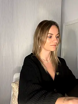 Milla  one online show from 11/19/25, 07:52