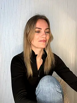 Milla  one online show from 12/03/25, 09:51