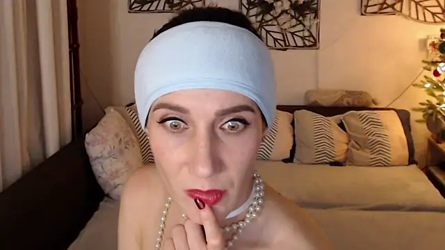 Snapshot of pepper_milf chatting on 12/26/24, 08:21 pepper milf online show from 12/26/24, 08:21