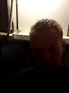 Snapshot of ed44435 chatting on 11/11/25, 12:27 ed44435 online show from 11/11/25, 12:27