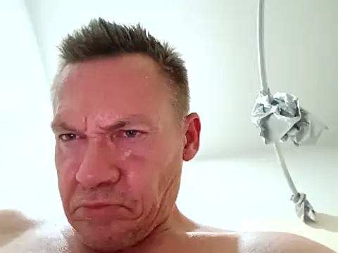 Snapshot of ed44435 chatting on 01/08/26, 03:42 ed44435 online show from 01/08/26, 03:42