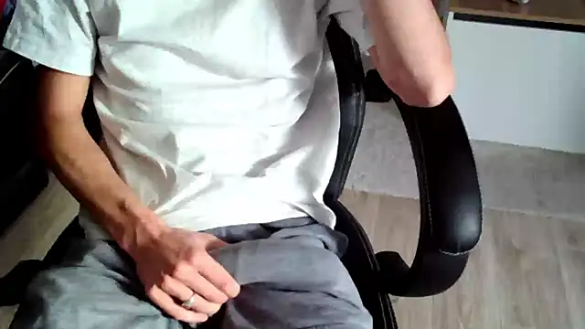 ElViko11 online show from 10/27/25, 01:48