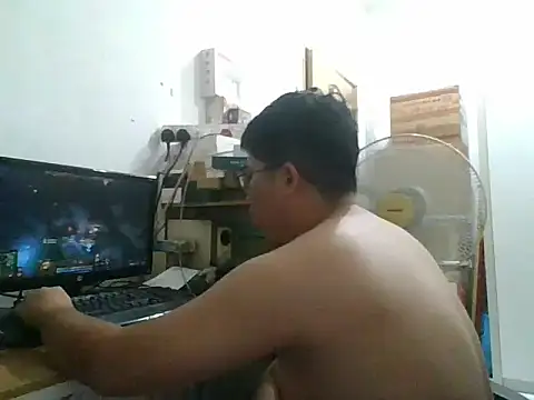 Snapshot of shyboymasturbation chatting on 01/20/25, 05:59 shyboymasturbation online show from 01/20/25, 05:59