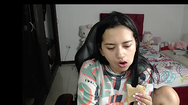 kayla k18 online show from 01/11/25, 07:59