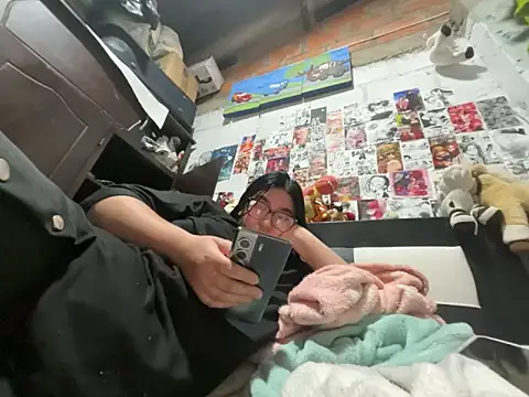 dafne19  online show from 03/13/26, 04:19