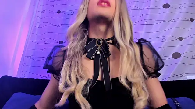 Snapshot of LukaCastillo chatting on 01/15/25, 04:04 LukaCastillo online show from 01/15/25, 04:04