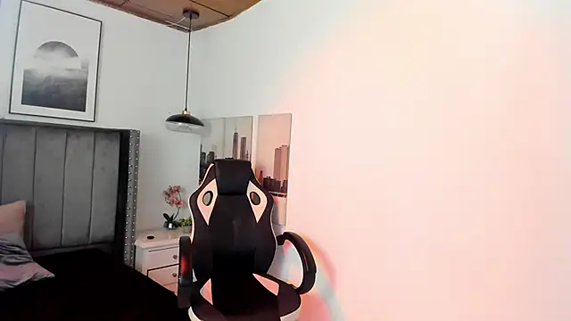 Alaia Cute online show from 02/14/25, 01:23