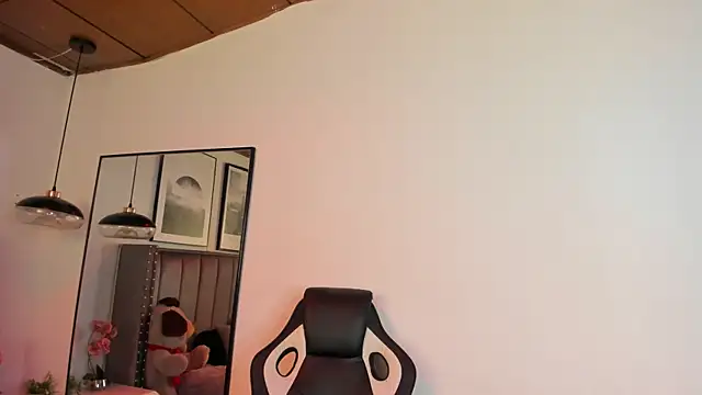 Alaia Cute online show from 09/10/25, 03:17