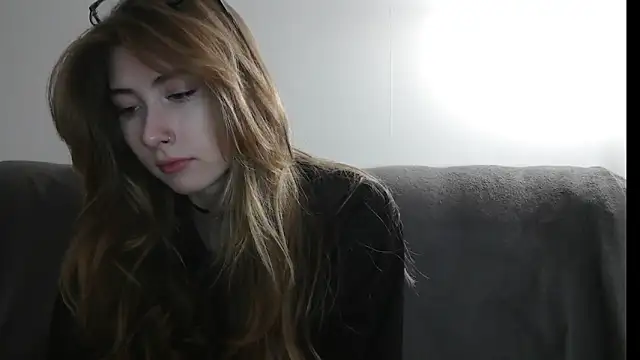 ErikaShyy online show from 12/24/24, 05:02