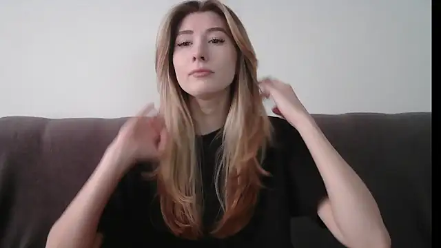 ErikaShyy online show from 02/06/25, 10:15