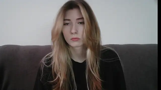 ErikaShyy online show from 02/11/25, 07:12