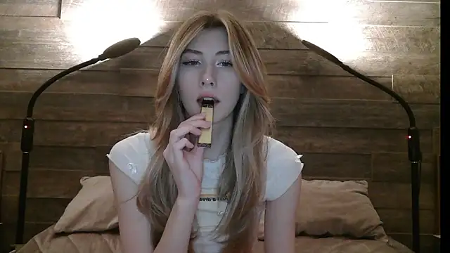 ErikaShyy online show from 03/12/25, 07:24