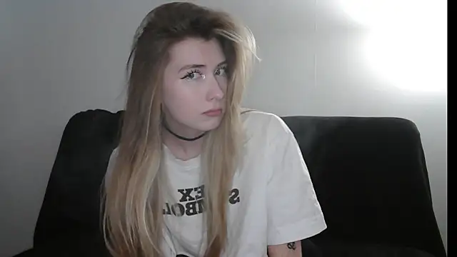 ErikaShyy online show from 04/01/26, 01:41