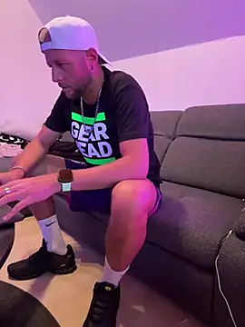 nikeaddicted2 online show from 01/18/26, 08:07