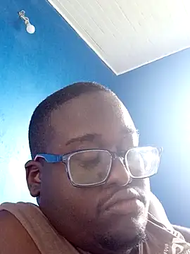 Snapshot of Jeanlaurent972 chatting on 11/22/25, 01:21 Jeanlaurent972 online show from 11/22/25, 01:21