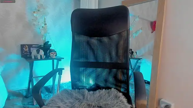 CyntiaAdams online show from 02/16/25, 06:54