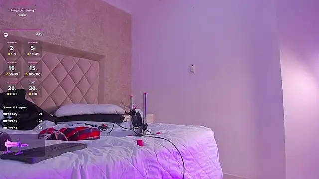 Snapshot of LiaFlowers chatting on 01/14/25, 01:26 LiaFlowers online show from 01/14/25, 01:26