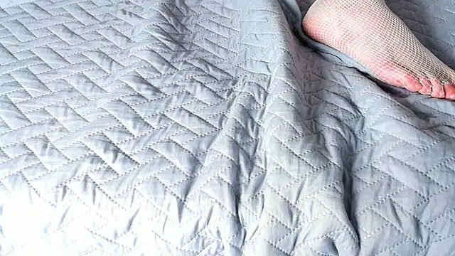 Snapshot of LiaFlowers chatting on 02/25/25, 06:25 LiaFlowers online show from 02/25/25, 06:25