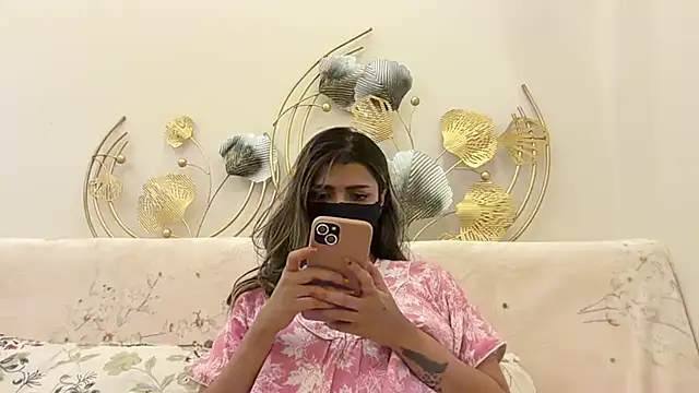 Snapshot of MaYaa__11 chatting on 05/07/26, 07:36 MaYaa 11 online show from 05/07/26, 07:36