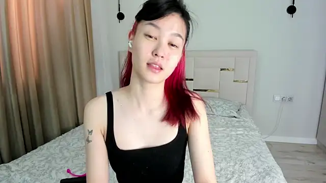 Lola Peach online show from 06/02/26, 04:14