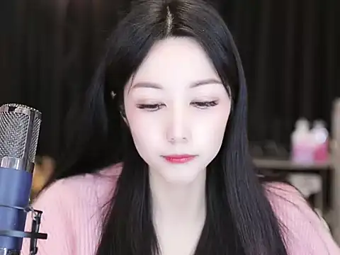 Nuyoah-77 online show from 01/22/25, 04:02