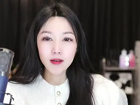 Nuyoah-77 online show from 02/10/25, 05:41