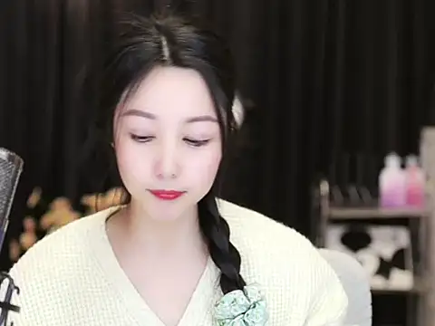 Nuyoah-77 online show from 03/08/25, 06:47