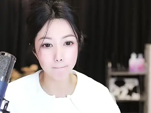 Nuyoah-77 online show from 03/16/25, 04:01