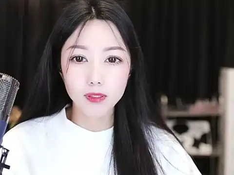 Nuyoah-77 online show from 03/18/25, 02:59