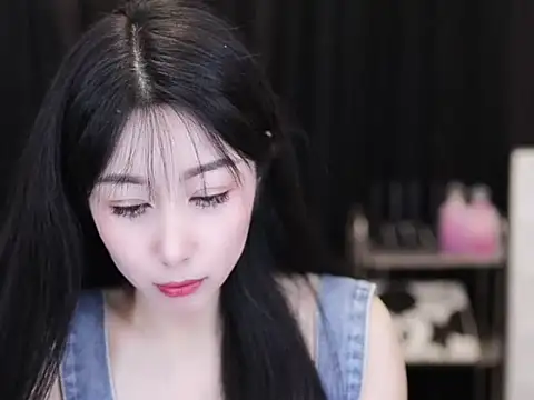 Nuyoah-77 online show from 09/25/25, 04:00