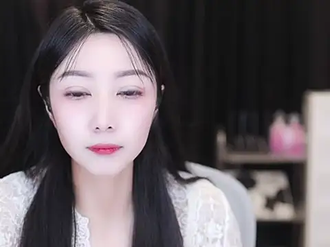 Nuyoah-77 online show from 10/11/25, 04:38