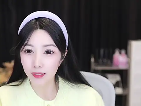 Nuyoah-77 online show from 11/05/25, 03:56