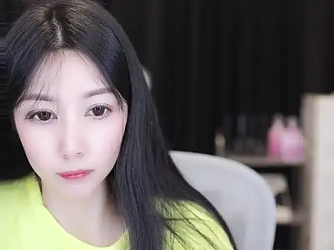 Nuyoah-77 online show from 11/16/25, 04:23