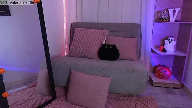 ValeriaCox online show from 10/12/25, 12:37