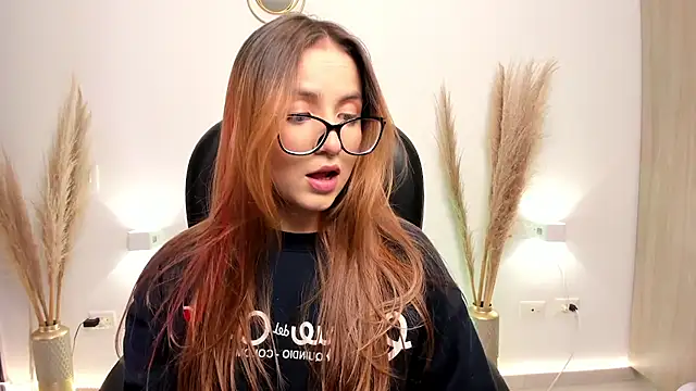 Snapshot of RyliieHunter chatting on 12/17/24, 12:34 RyliieHunter online show from 12/17/24, 12:34