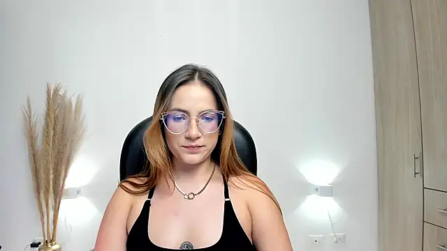 Snapshot of RyliieHunter chatting on 01/03/25, 12:22 RyliieHunter online show from 01/03/25, 12:22