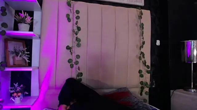 Mia Rinn online show from 02/06/25, 07:51