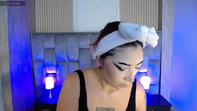 Mia Rinn online show from 10/08/25, 02:58