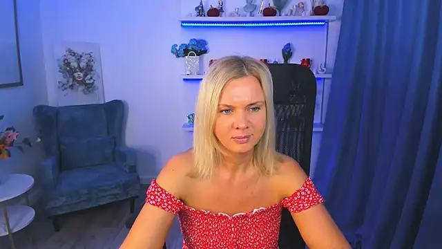 AgathaKlouin online show from 10/28/25, 07:49