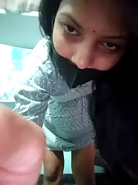 Hotty-Divya online show from 04/23/26, 07:41