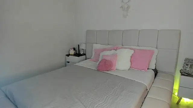 Ori valentina online show from 03/31/26, 08:31